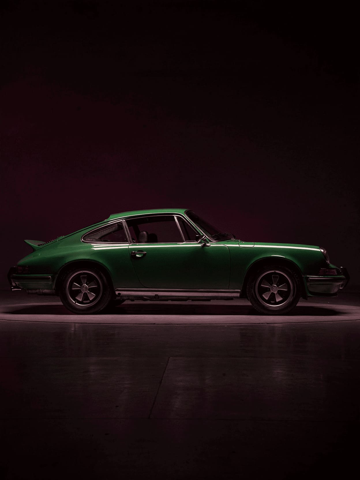 classic Porsche 911 1963 Irish Green color profile view